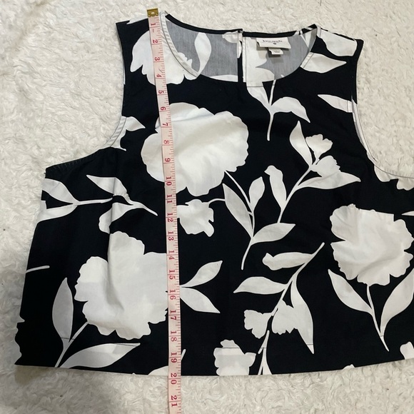 Kate Spade X Target Black and White Floral Crop Top - Picture 9 of 10
